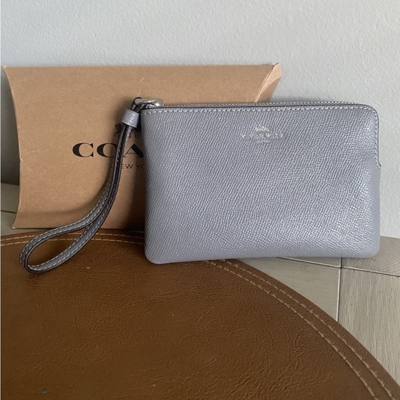 Coach Sky Blue Leather Wristlet 5106 - Picture 1 of 7